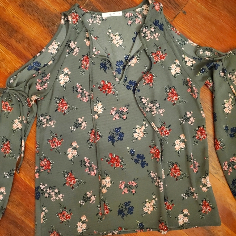💋Cold shoulder blouse